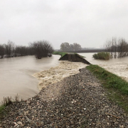 Foto della rotta dell'argine Panaro nel modenese