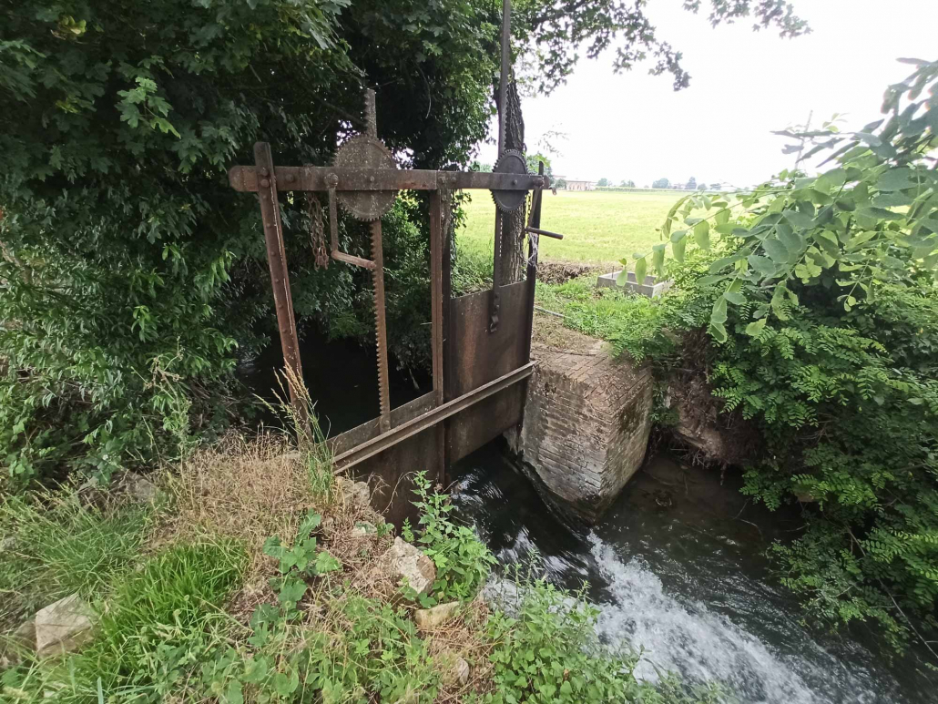 Chiavica principale sul canale di Bibbiano